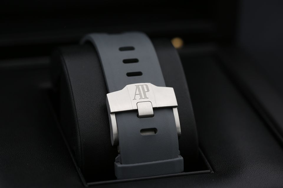 Audemars Piguet Royal Oak Offshore 15720ST.OO.A009CA.01 Image 3